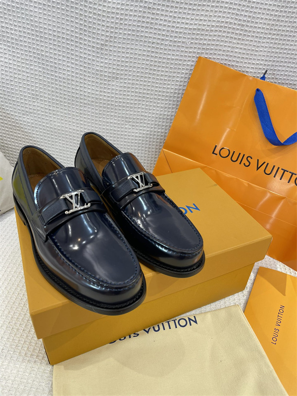 Lv Loafer 050