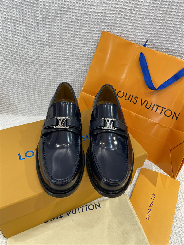 Lv Loafer 050