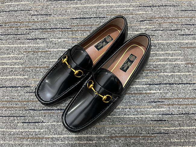G*u*i loafer 25