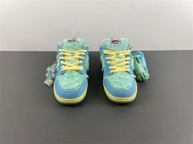 Verdy x Nike SB Dunk Low “Visty”  FN6040-400