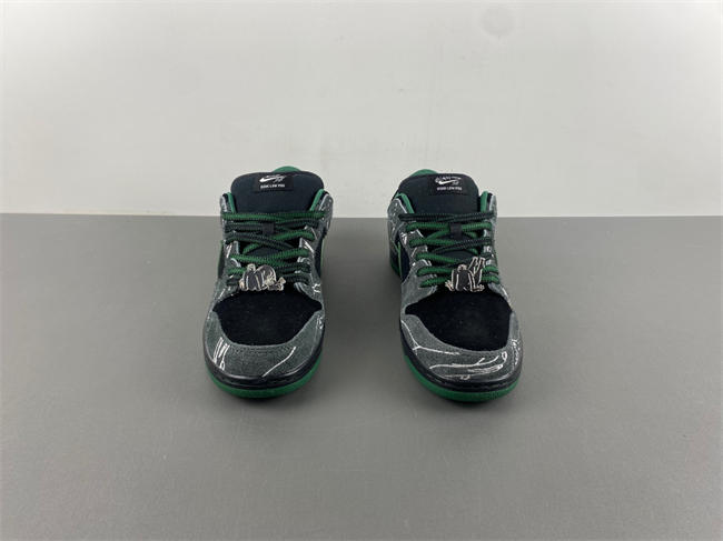 There Skateboards x Nike SB Dunk Low  HF7743-001