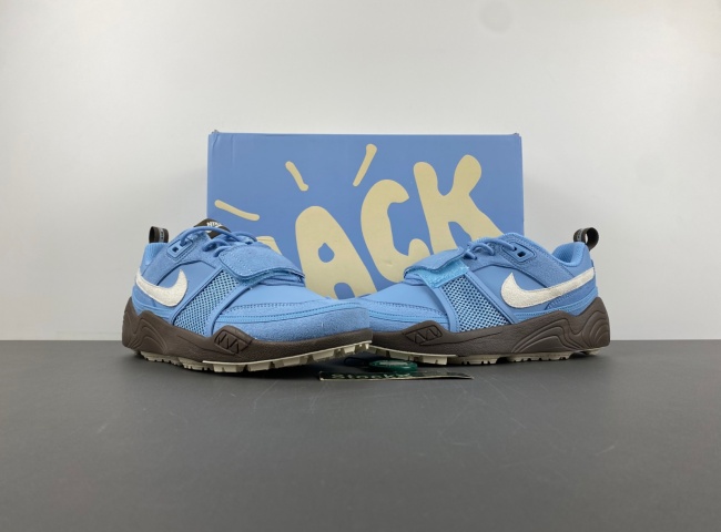 Nike Travis Scott x Nike Zoom Field Jaxx HQ3072-400