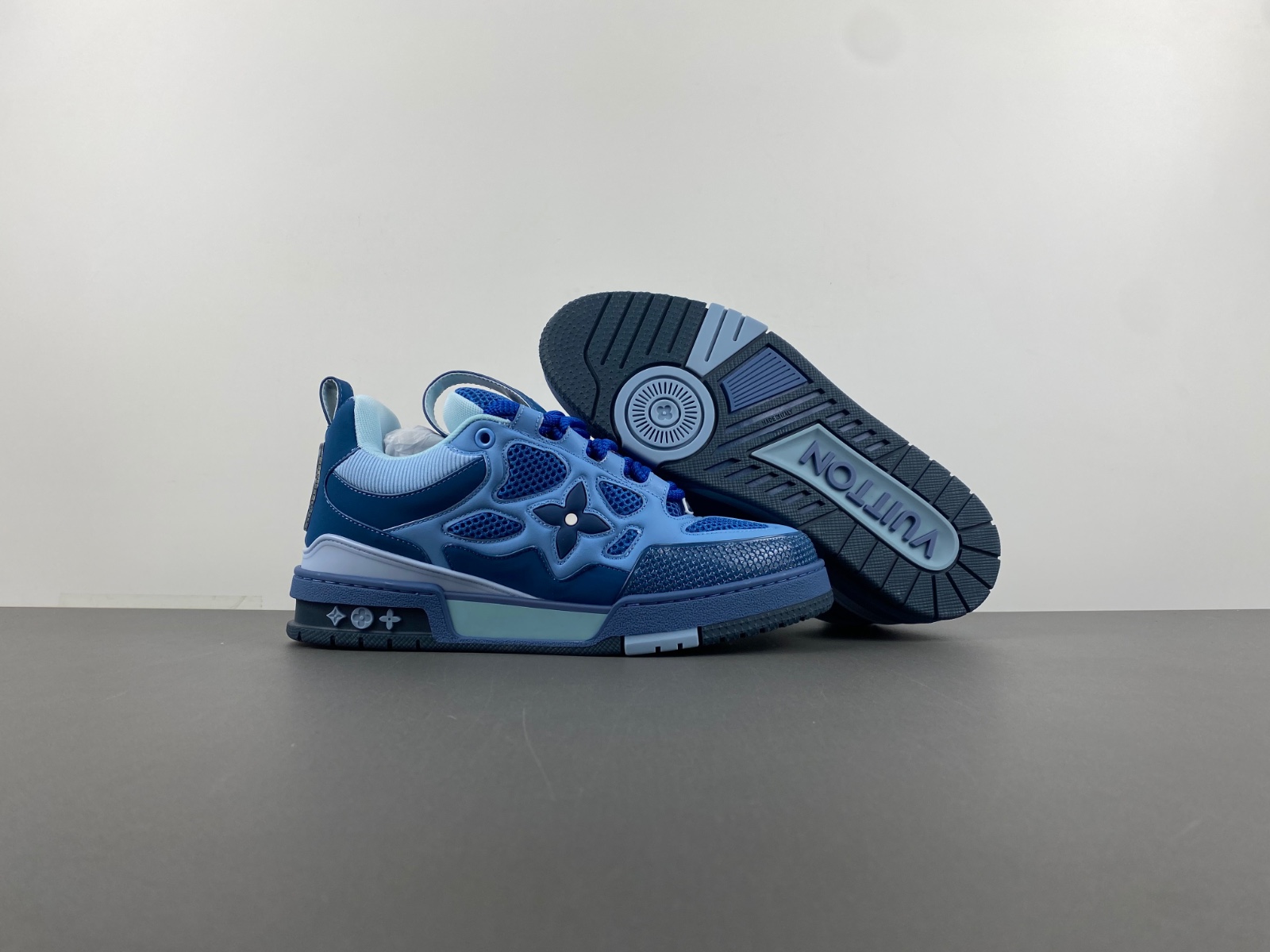 l0*is V*t0n lv trainer