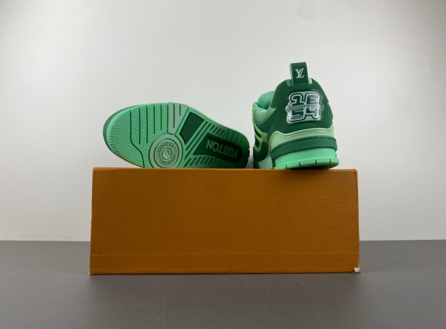 l0*is V*t0n lv trainer