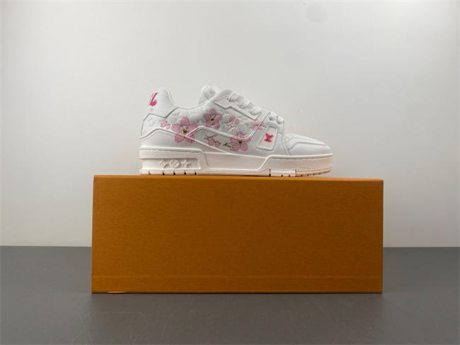 l0*is V*t0n lv trainer 114