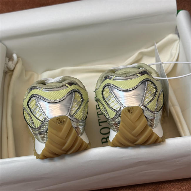 bo*te*ga Ve*ne*ta sneaker