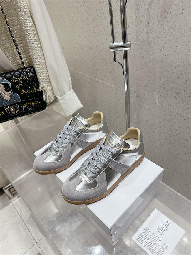 ma*s*n martin Ma*i*la sneaker